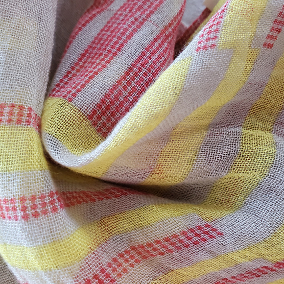 Levi's Scarf Wrap Geometric Soft Gauzy red yellow - Picture 7 of 8